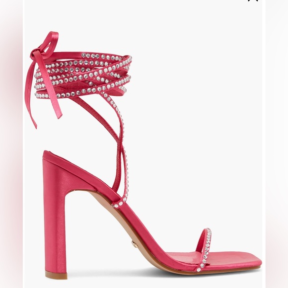 Billini Shoes - Billini Raspberry Haleigh sandal. Ladies size 7